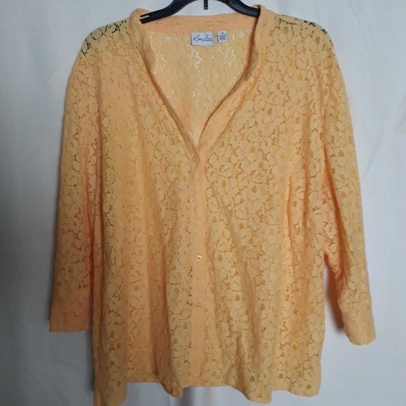 Kim Rogers Tops - Kim Roger's Yellow lace top Size 3X